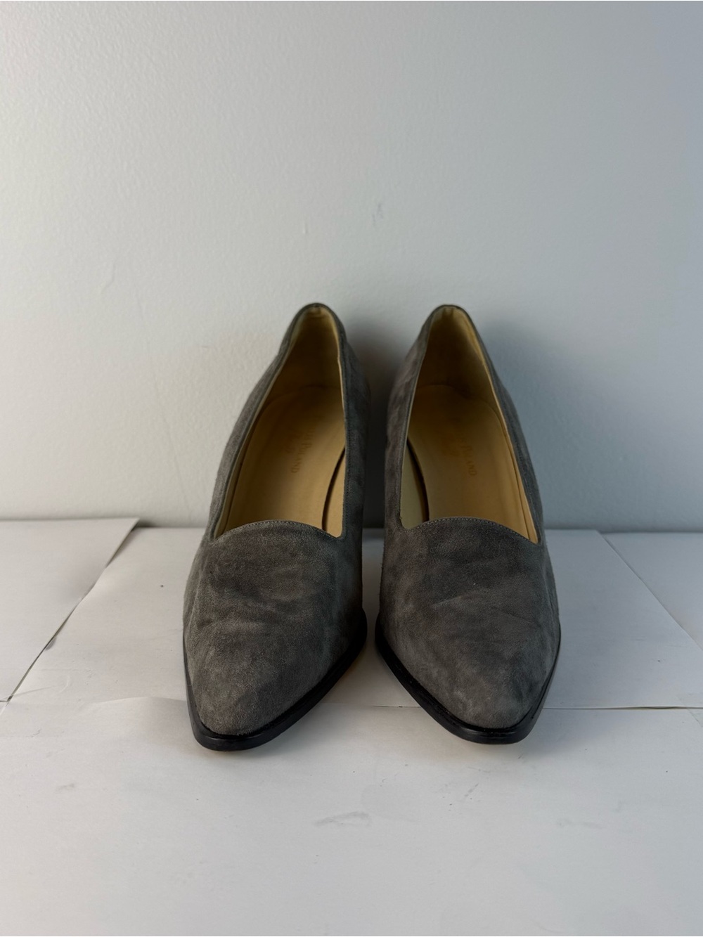Phyllis Poland Women’s Gray Suede Slip-On Pump Block Heel Almond Toe 8.5, no box